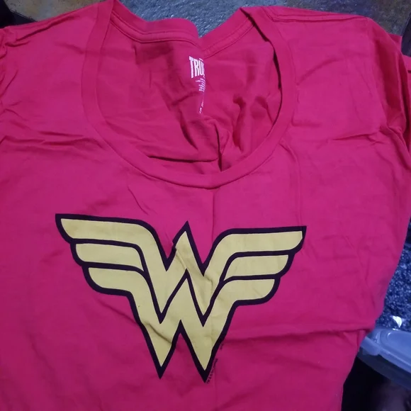 True Vintage Wonder Woman Graphic Tee - Picture 3 of 4